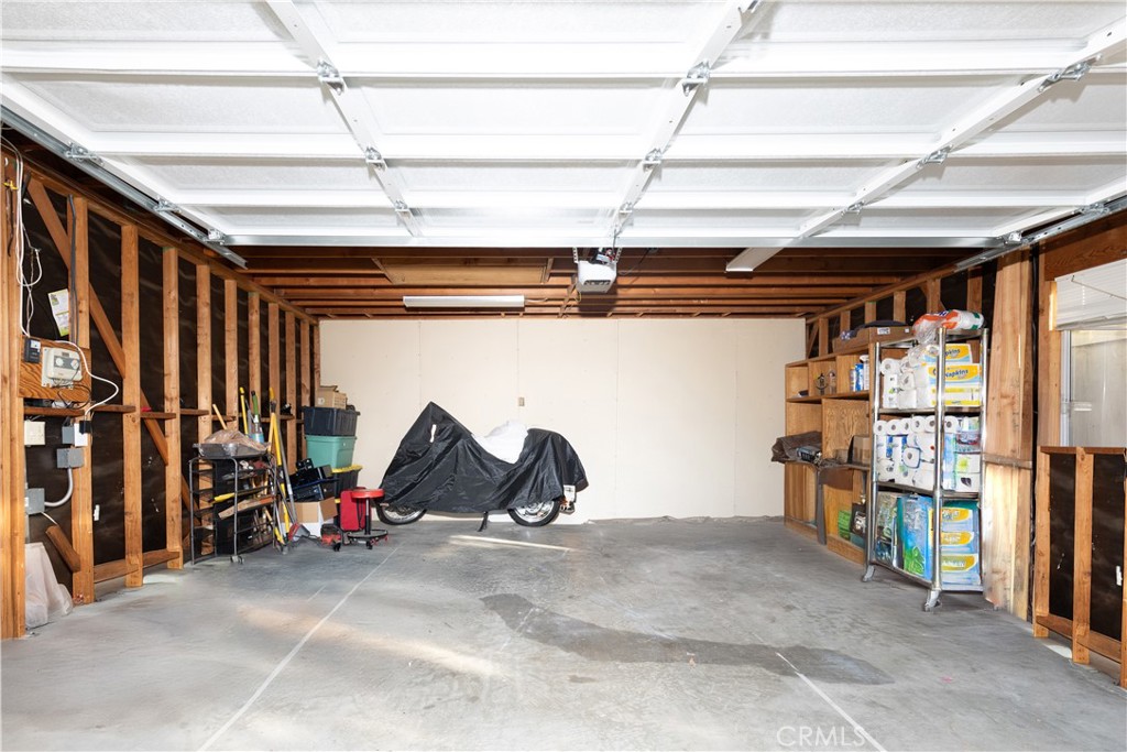 33441 Windmill Road Wildomar, CA 92595 - Photo 37 of 41 Garage