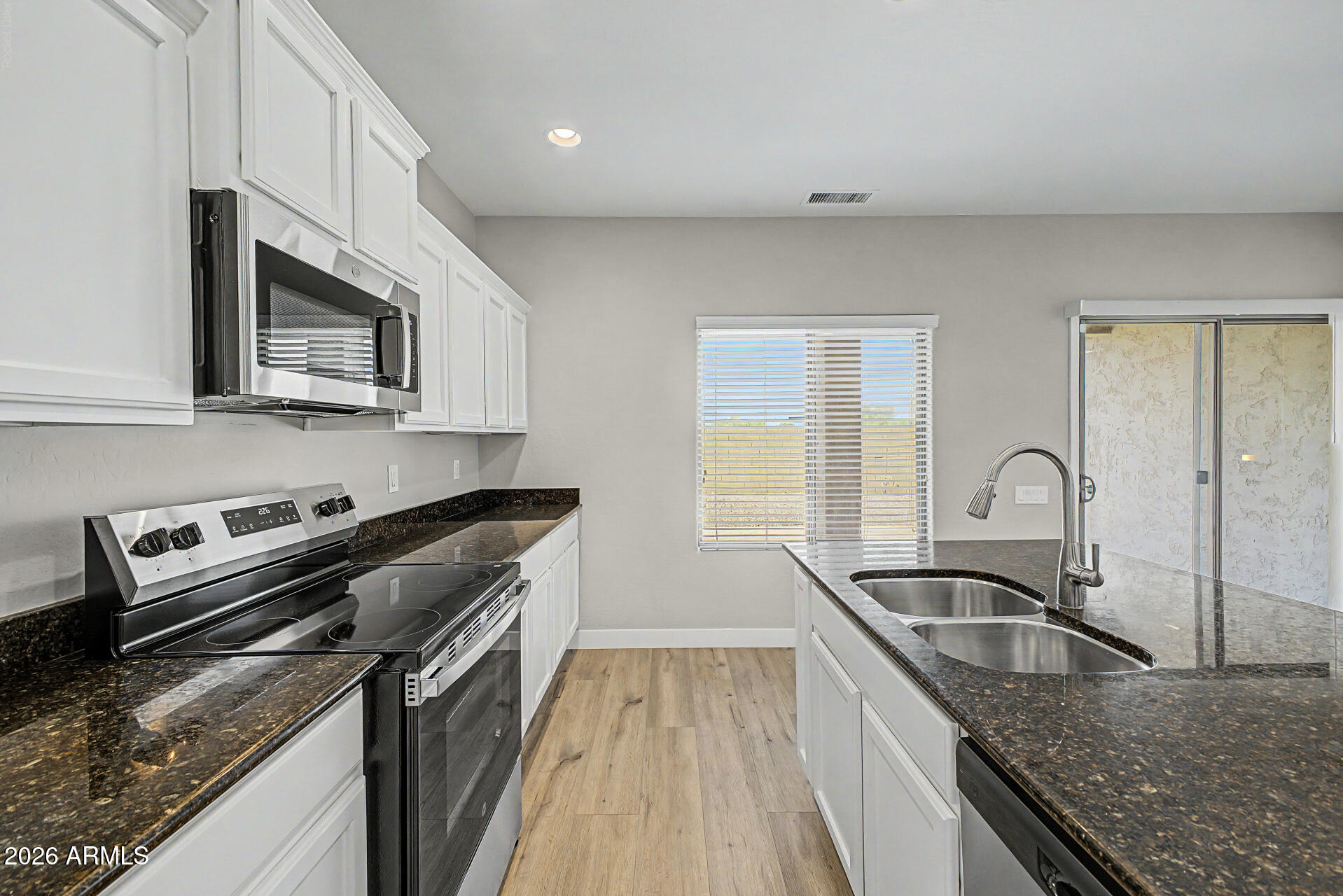 2042 West Davis Road Phoenix, AZ 85023 - Photo 18 of 59 18 - Davis