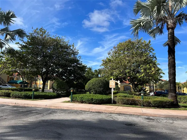 $2,550 | 7290 Northwest 114th Avenue, Unit 1047, Doral, FL 33178