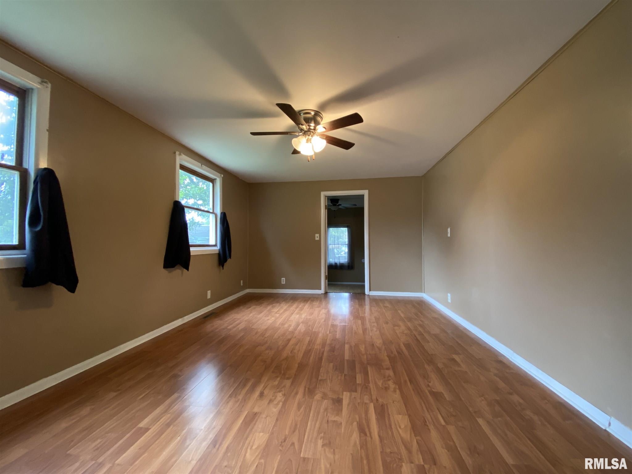 118 Esser Street Washington, IL 61571 - Photo 15 of 23 Gallery Image 15