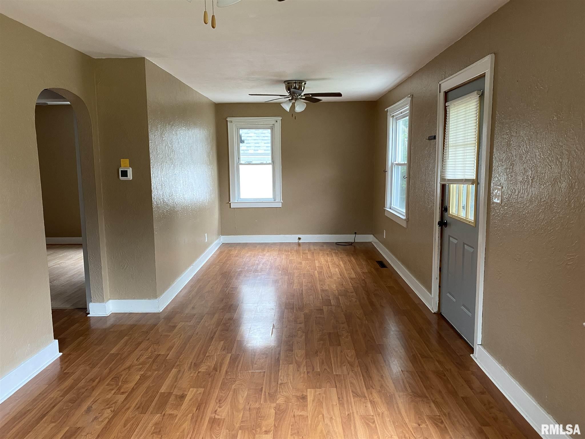 118 Esser Street Washington, IL 61571 - Photo 4 of 23 Gallery Image 4