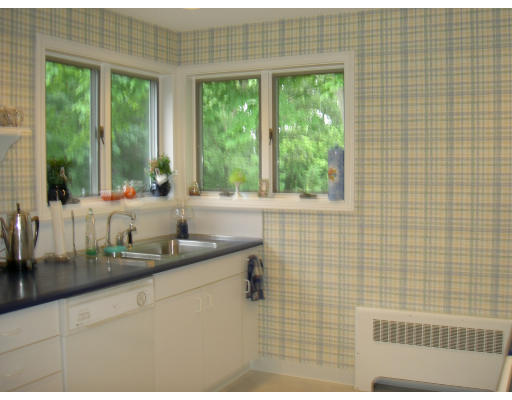 1281 Plumtree Road Springfield, MA 01119 - Photo 12 of 17 Gallery Image 12