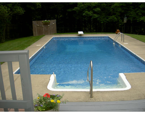 1281 Plumtree Road Springfield, MA 01119 - Photo 17 of 17 Gallery Image 17