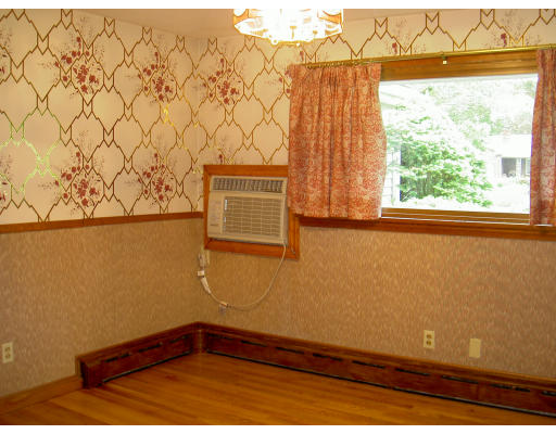 1281 Plumtree Road Springfield, MA 01119 - Photo 5 of 17 Gallery Image 5