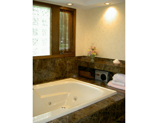 1281 Plumtree Road Springfield, MA 01119 - Photo 8 of 17 Gallery Image 8