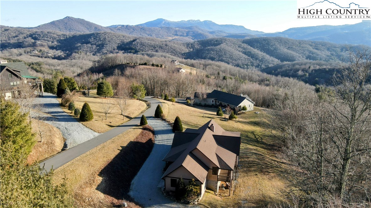 565 Fox Meadow Road Banner Elk, NC 28604 - Photo 12 of 48 Gallery Image 12