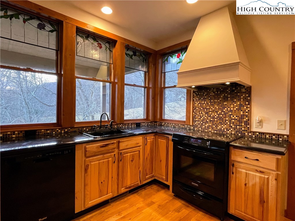565 Fox Meadow Road Banner Elk, NC 28604 - Photo 17 of 48 Gallery Image 17