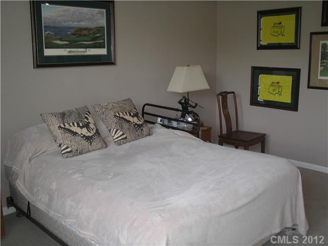 1530 Queens Road, Unit 302 Charlotte, NC 28207 - Photo 9 of 16 Gallery Image 9