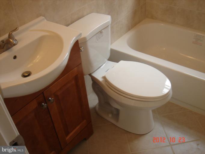 7009 Bexhill Road Baltimore, MD 21244 - Photo 17 of 30 Bath