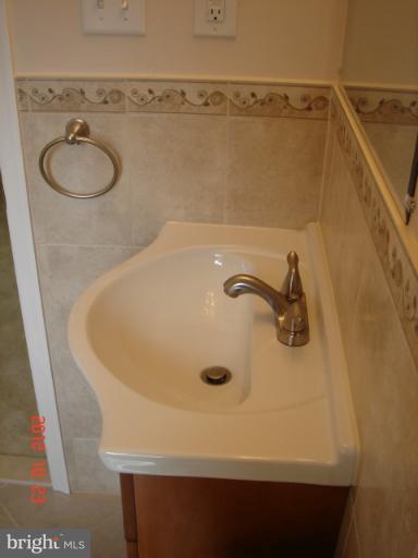 7009 Bexhill Road Baltimore, MD 21244 - Photo 20 of 30 Bath