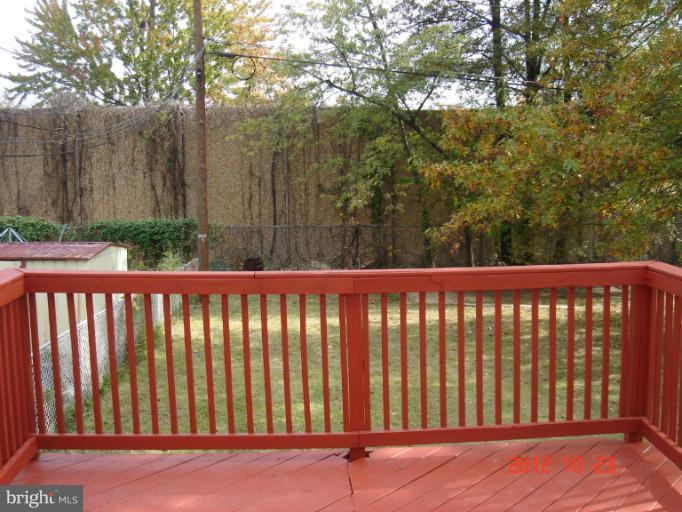 7009 Bexhill Road Baltimore, MD 21244 - Photo 22 of 30 Exterior (Rear)