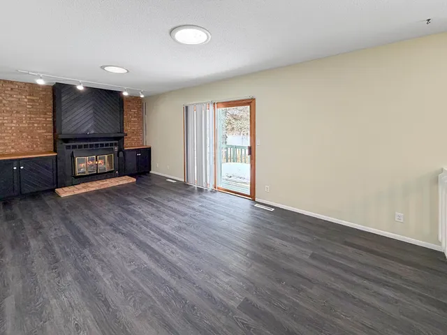 $264,000 | 2208 5th Avenue Southeast, Willmar, MN 56201