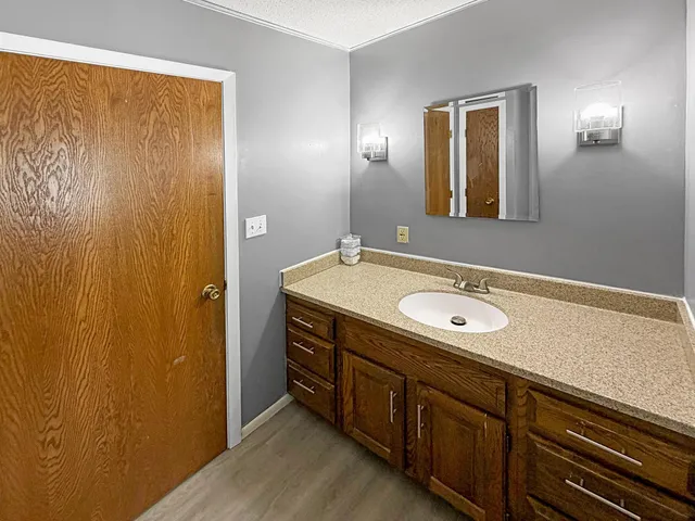 $264,000 | 2208 5th Avenue Southeast, Willmar, MN 56201