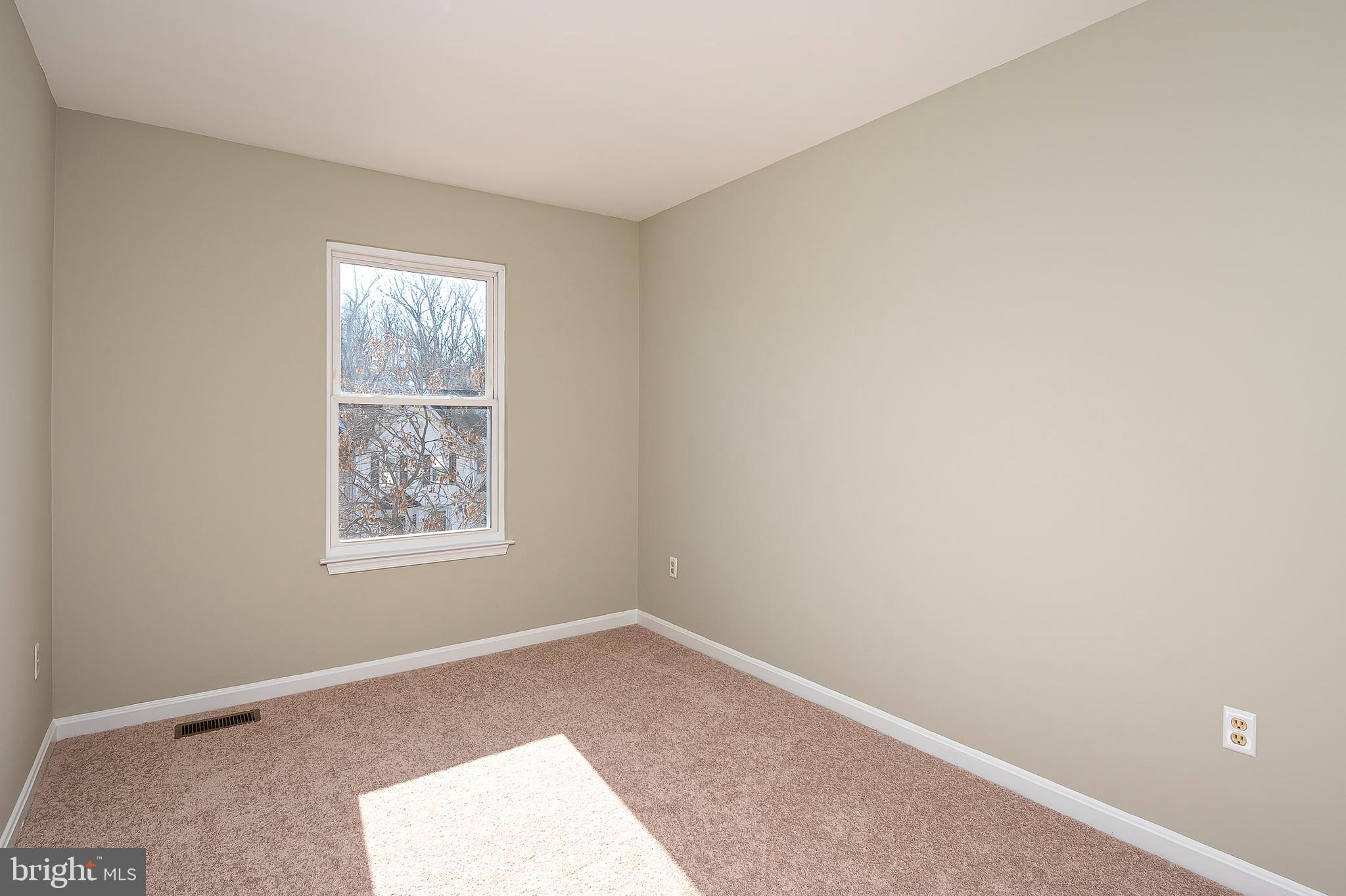 1128 Ingate Road Baltimore, MD 21227 - Photo 30 of 39 Bedroom 3