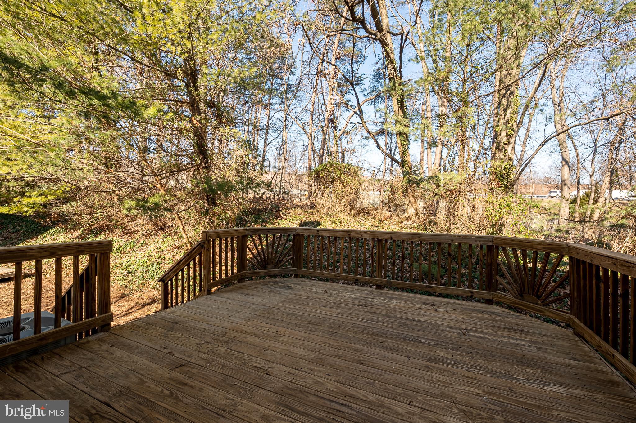 1128 Ingate Road Baltimore, MD 21227 - Photo 32 of 39 Back Deck