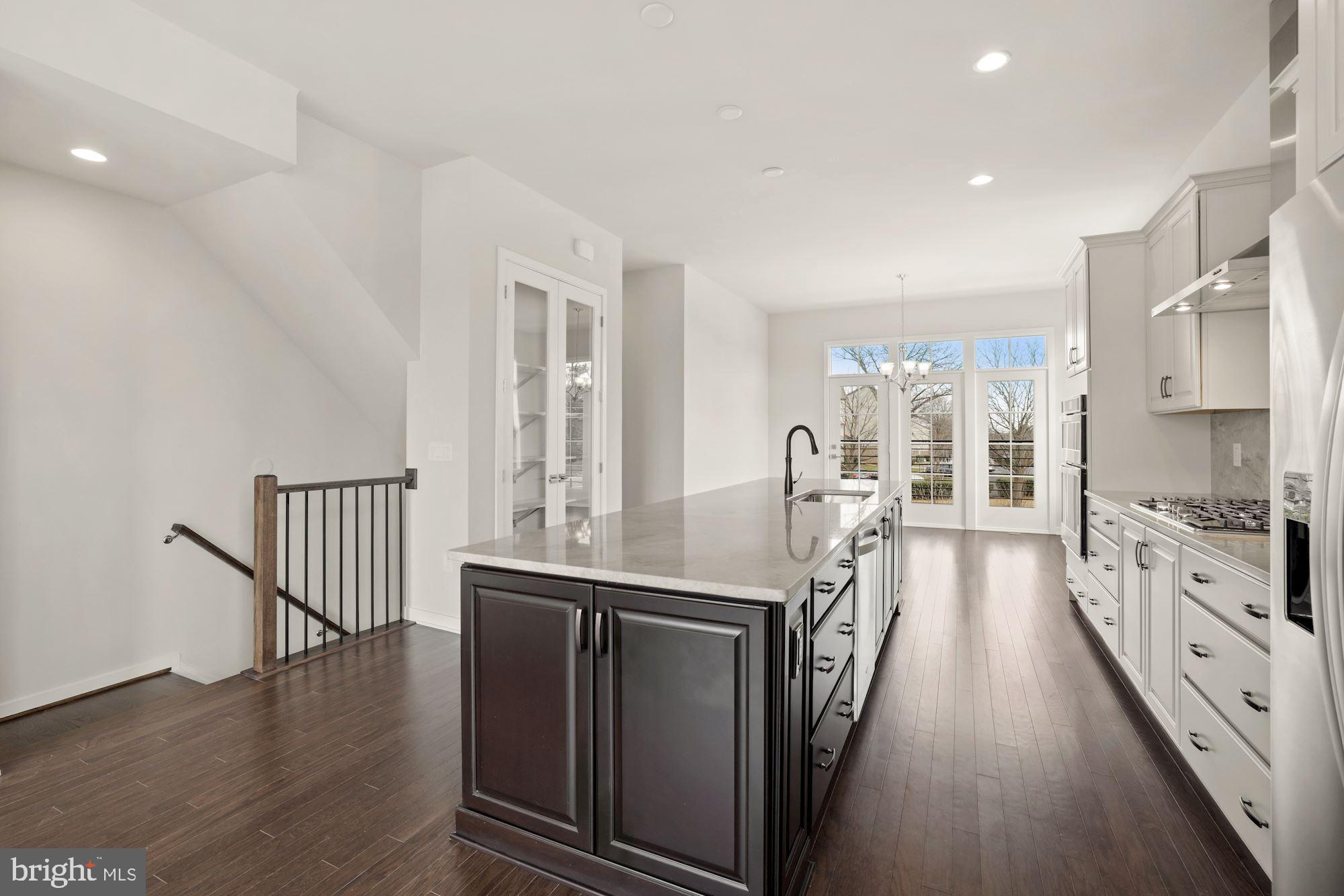 1720 Anderson Road McLean, VA 22102 - Photo 4 of 18 Guell Kitchen