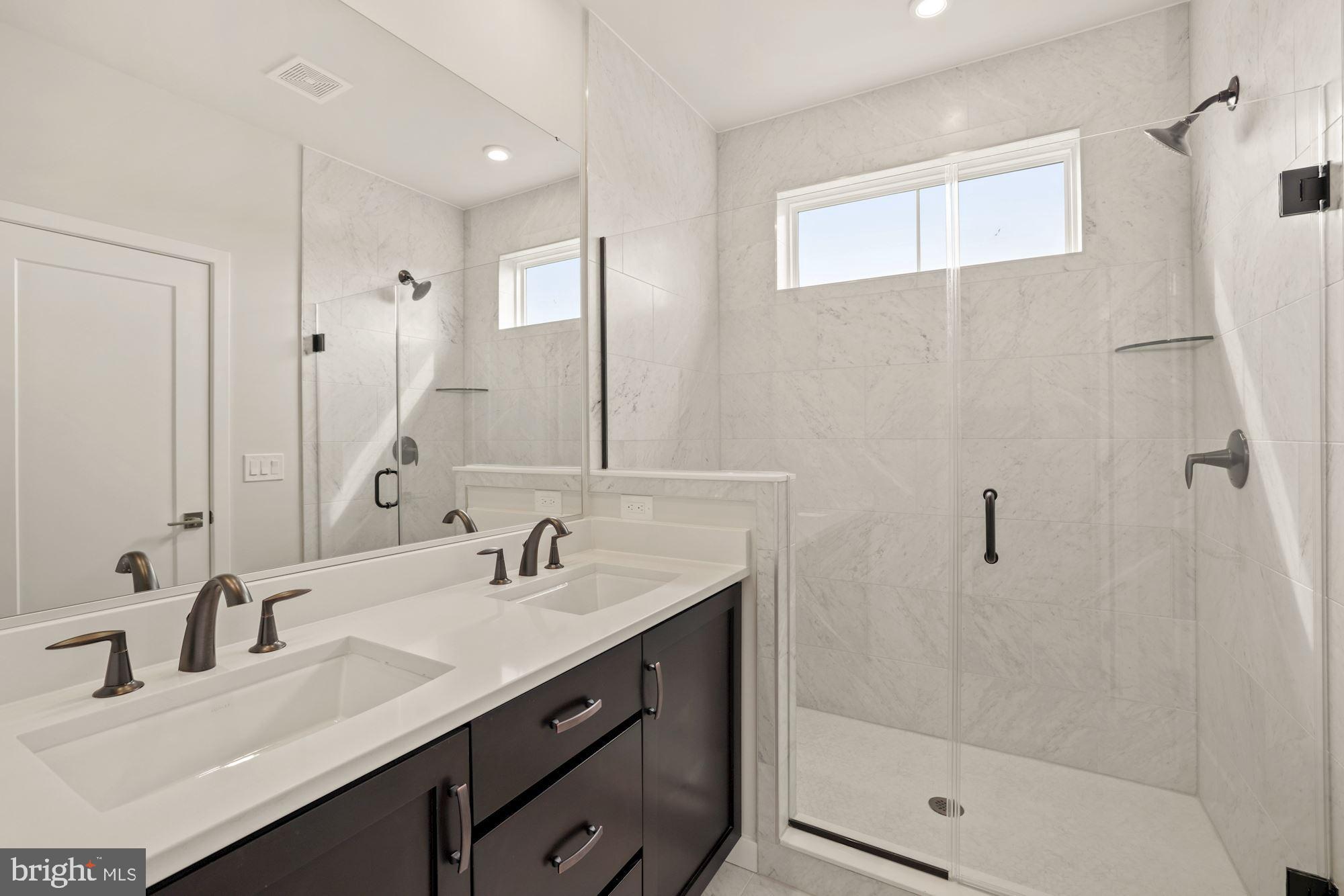 1720 Anderson Road McLean, VA 22102 - Photo 6 of 18 Primary Bath