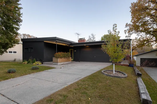 $310,000 | 635 West Summit Avenue, Fergus Falls, MN 56537