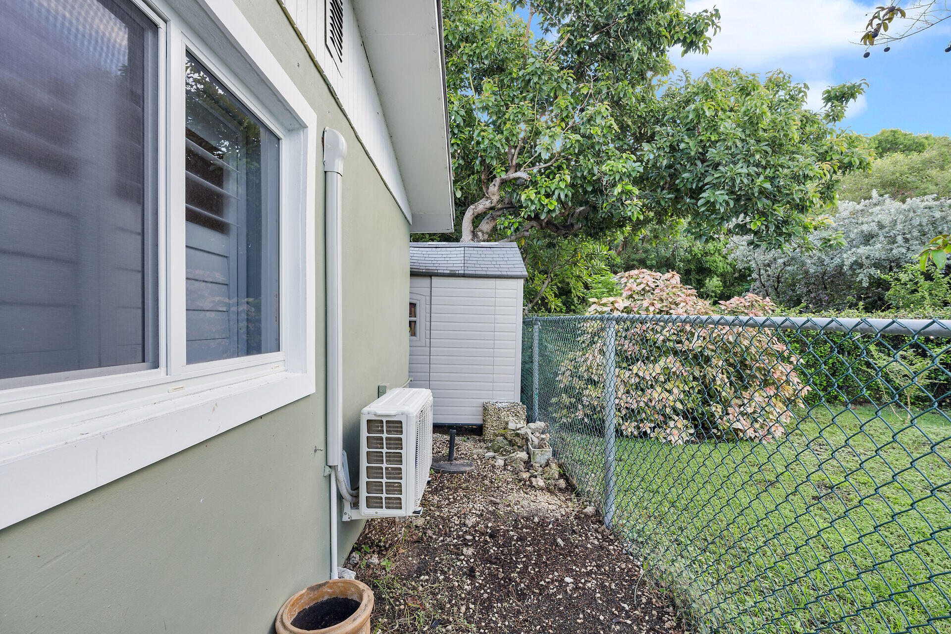 38 Pirates Drive Key Largo, FL 33037 - Photo 31 of 39 a house view with a backyard space