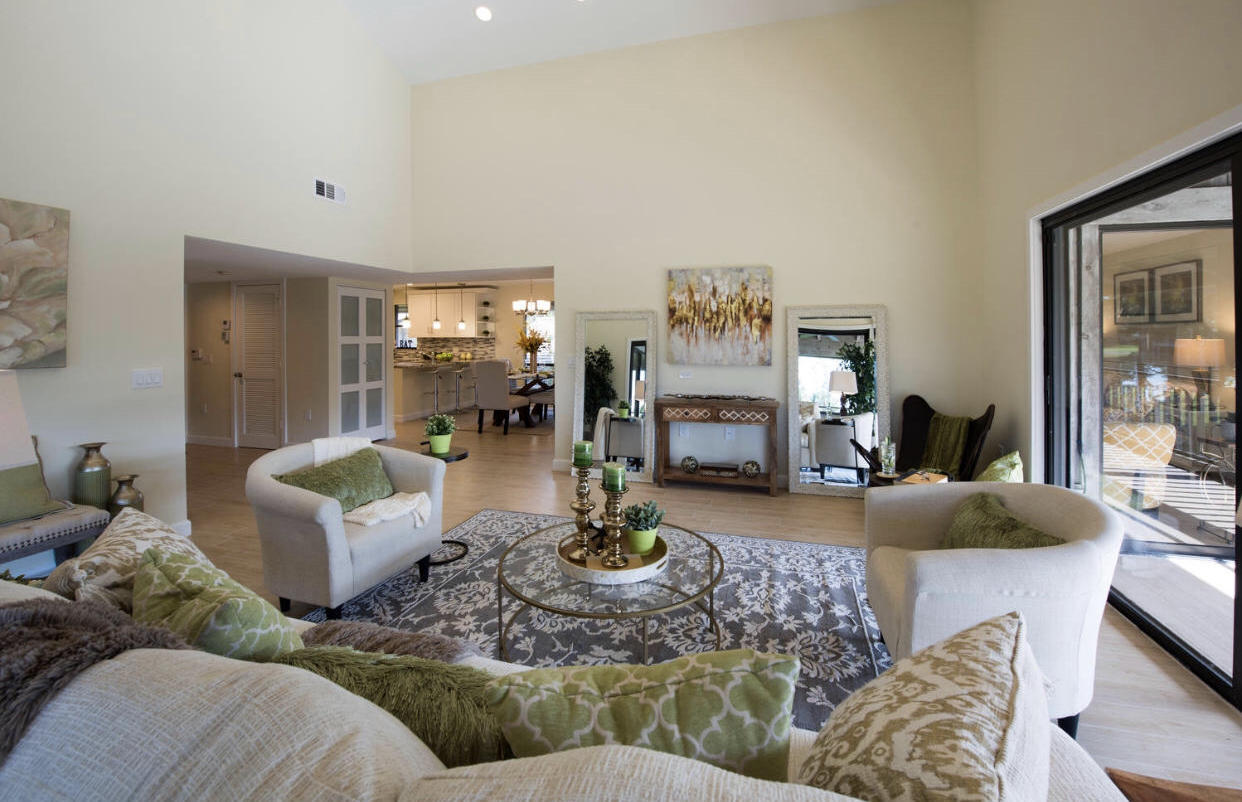 7084 Rain Forest Drive Boca Raton, FL 33434 - Photo 3 of 16 Living Room