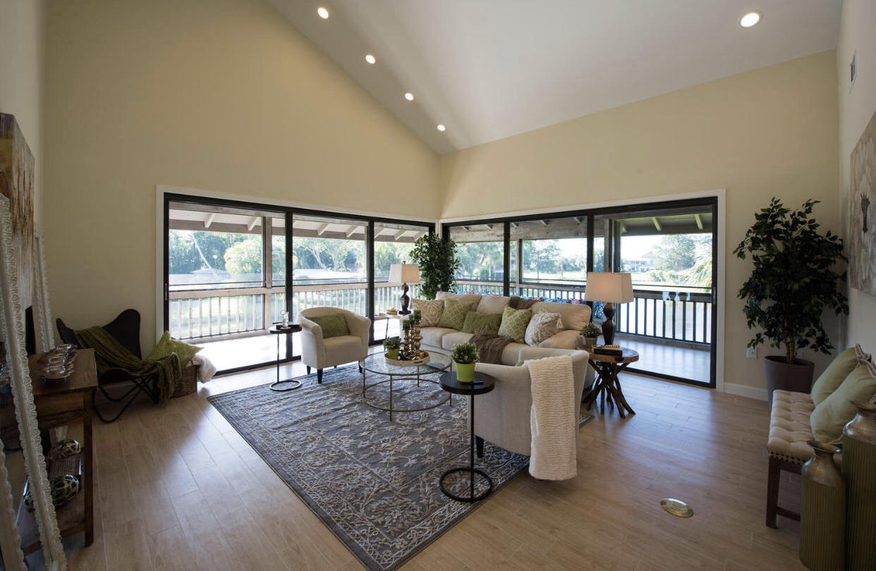 7084 Rain Forest Drive Boca Raton, FL 33434 - Photo 4 of 16 Living Room