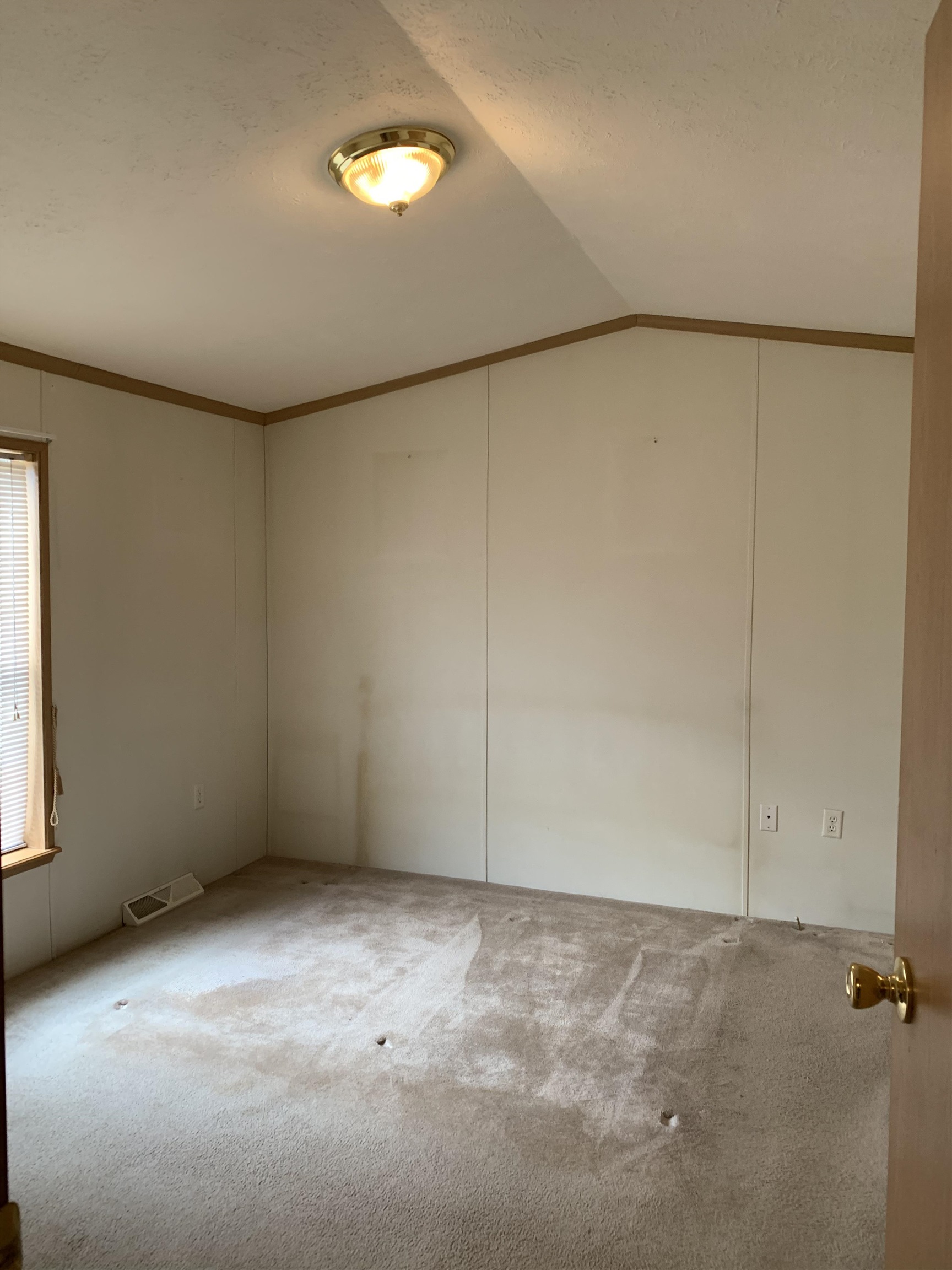16 Lynn Lane Rochester, NH 03867 - Photo 12 of 14