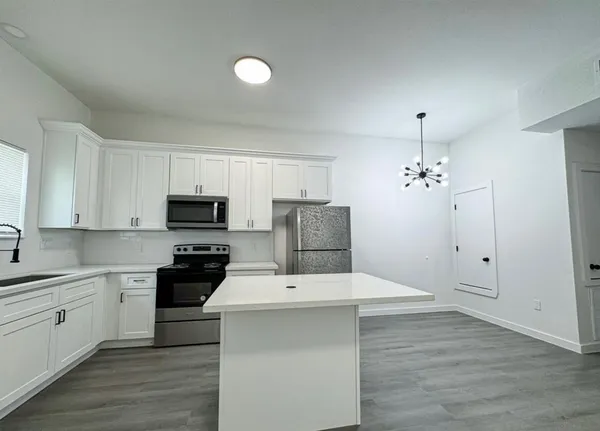 $1,690 | 328 Clearwater Street, Unit A, Houston, TX 77029