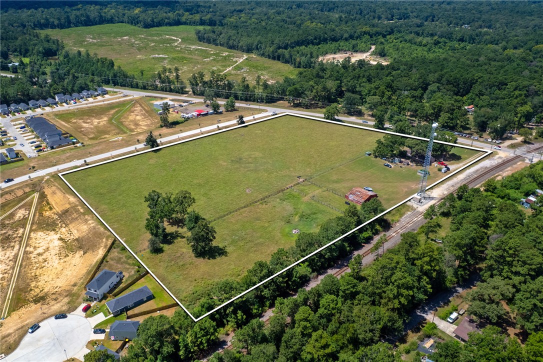 9247 Crockett Martin Road Conroe, TX 77306 - Photo 6 of 20 Gallery Image 6