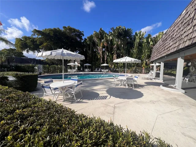 $229,000 | 3105 Oakland Shores Drive, Unit J106, Oakland Park, FL 33309