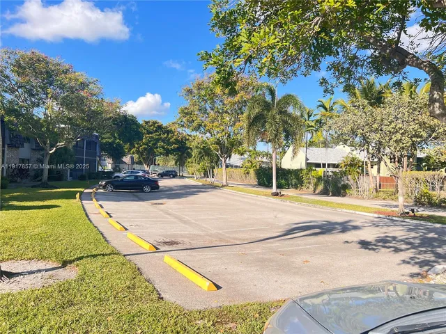 $229,000 | 3105 Oakland Shores Drive, Unit J106, Oakland Park, FL 33309