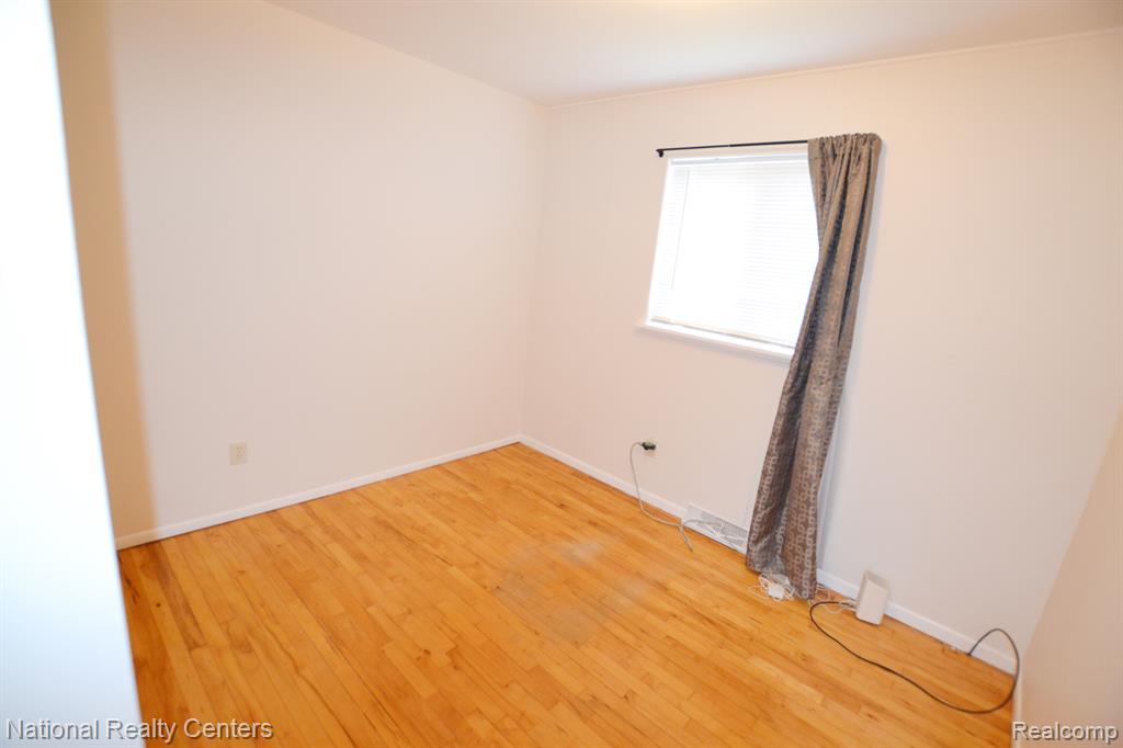1861 Cambridge Road Berkley, MI 48072 - Photo 10 of 26 Gallery Image 10