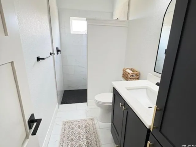 $599,000 | 109 West Medium Meadow Drive, Lytle, TX 78052