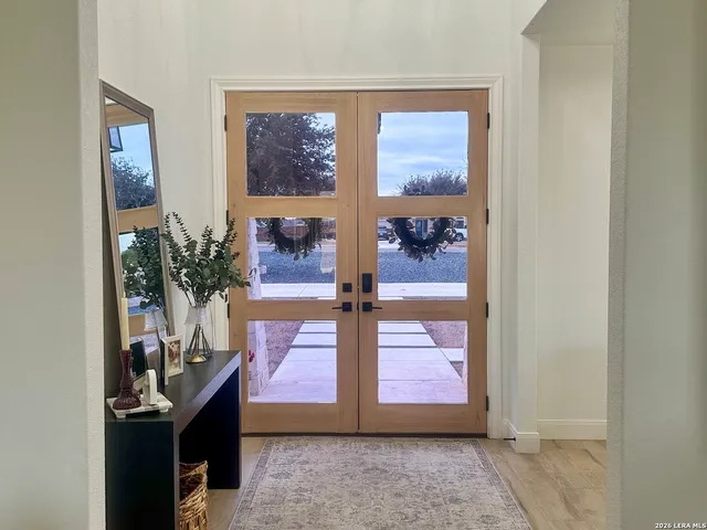 $599,000 | 109 West Medium Meadow Drive, Lytle, TX 78052