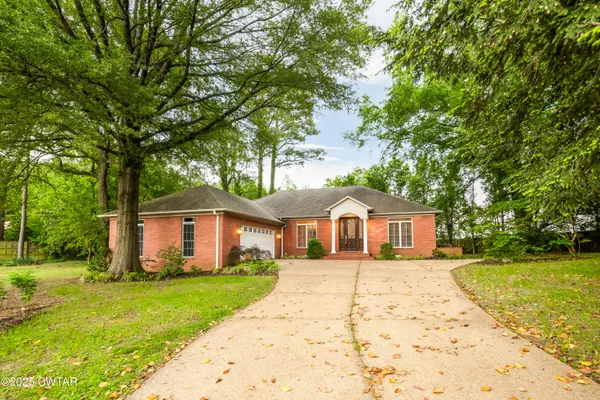 $355,000 | 58 Country Club Cove, Jackson, TN 38305