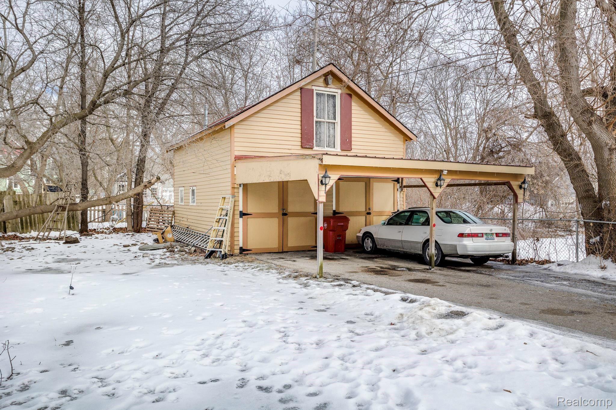 141 Dickenson Street Romeo, MI 48065 - Photo 7 of 34 Garage & Carport