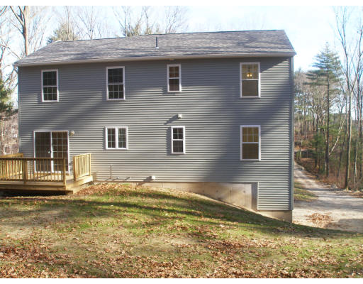 5 Roberts Road Dudley, MA 01571 - Photo 4 of 13 Gallery Image 4