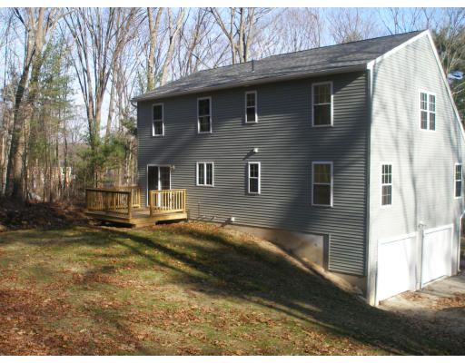 5 Roberts Road Dudley, MA 01571 - Photo 5 of 13 Gallery Image 5