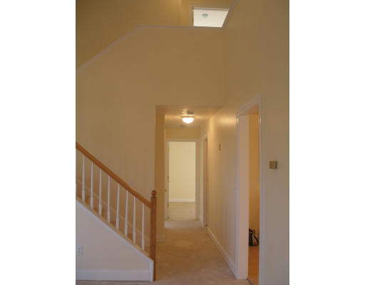 5 Roberts Road Dudley, MA 01571 - Photo 8 of 13 Gallery Image 8