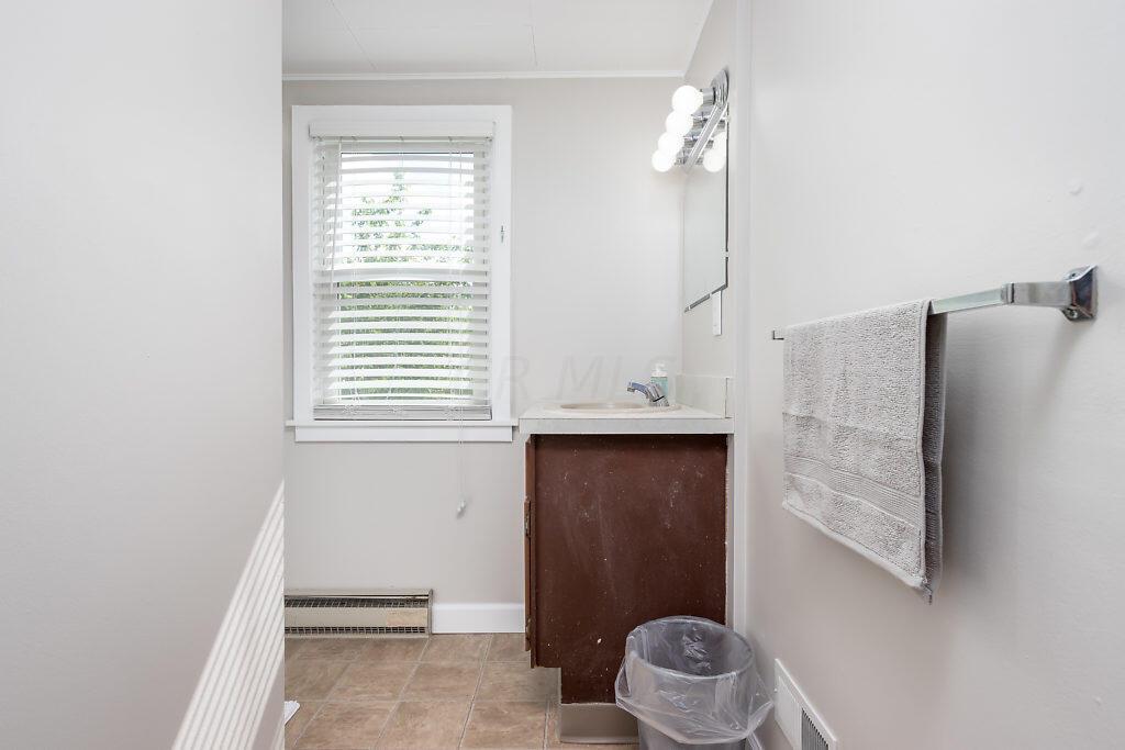 1858 Kenny Road Columbus, OH 43212 - Photo 24 of 29 Full Bath
