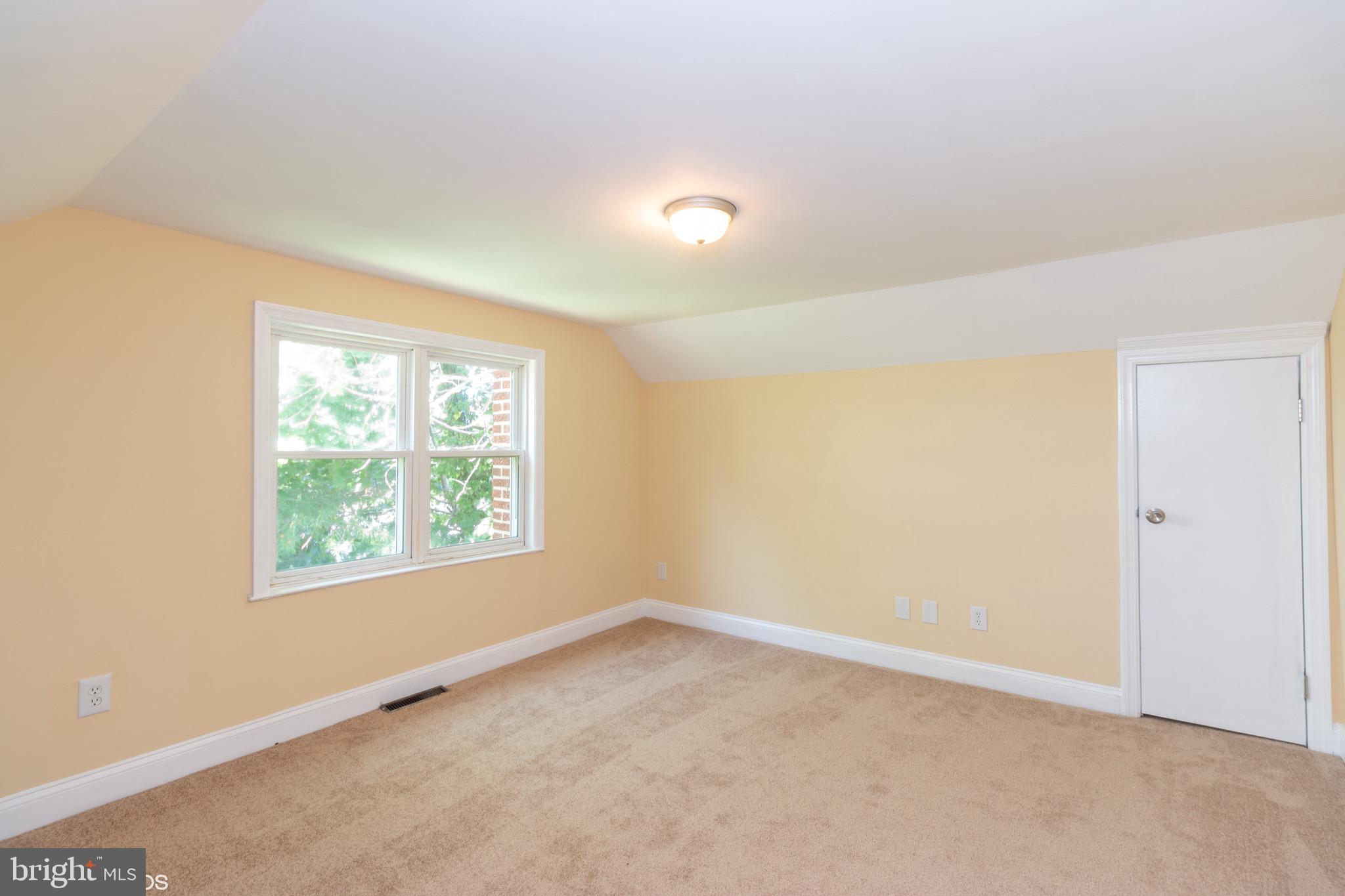 13 Clementon Road Berlin, NJ 08009 - Photo 14 of 25