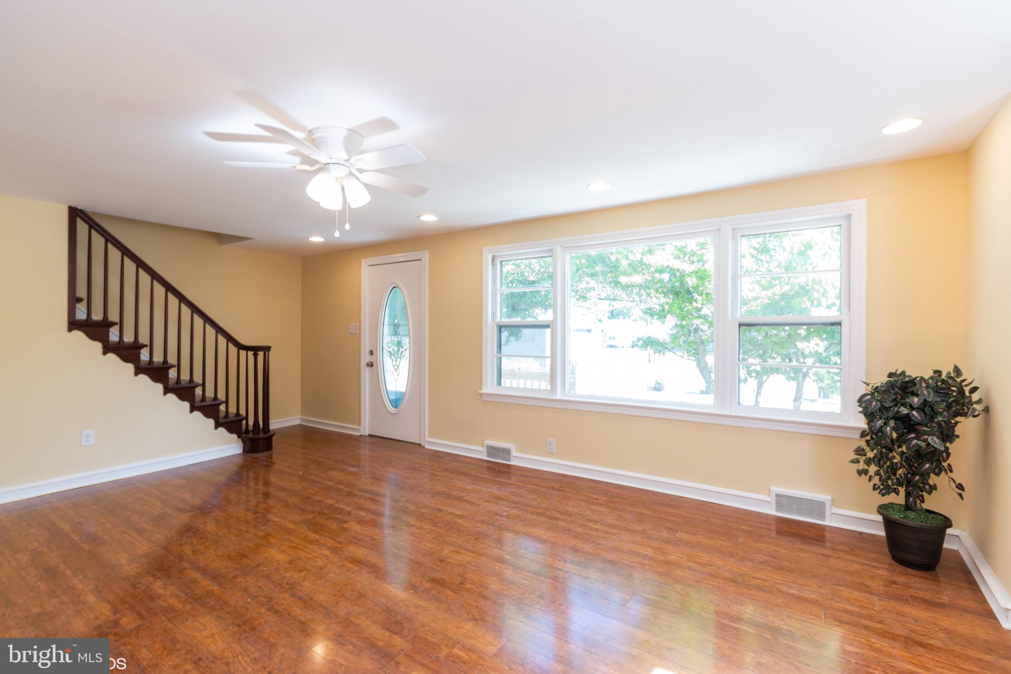 13 Clementon Road Berlin, NJ 08009 - Photo 3 of 25