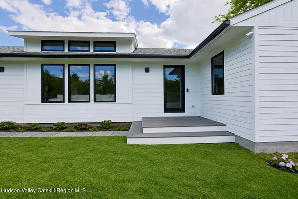 $1,498,000 | 31 Green Acres Road, Hudson, NY 12534
