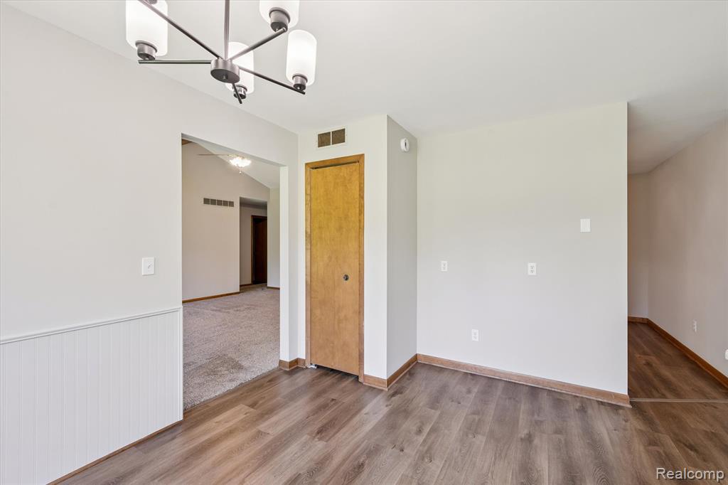 10419 Maple Road Hartland, MI 48353 - Photo 8 of 35