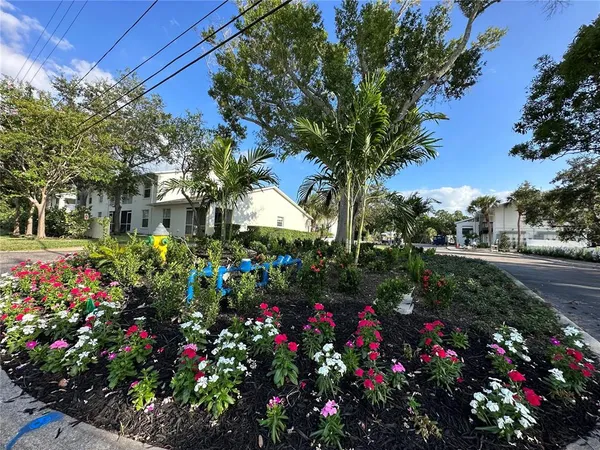 $1,745 | 3840 34th Avenue South, Unit 102, St. Petersburg, FL 33711