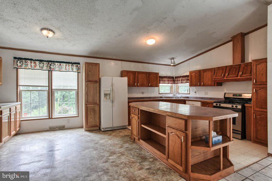 7506 Spring Road New Bloomfield, PA 17068 - Photo 6 of 23 Gallery Image 6