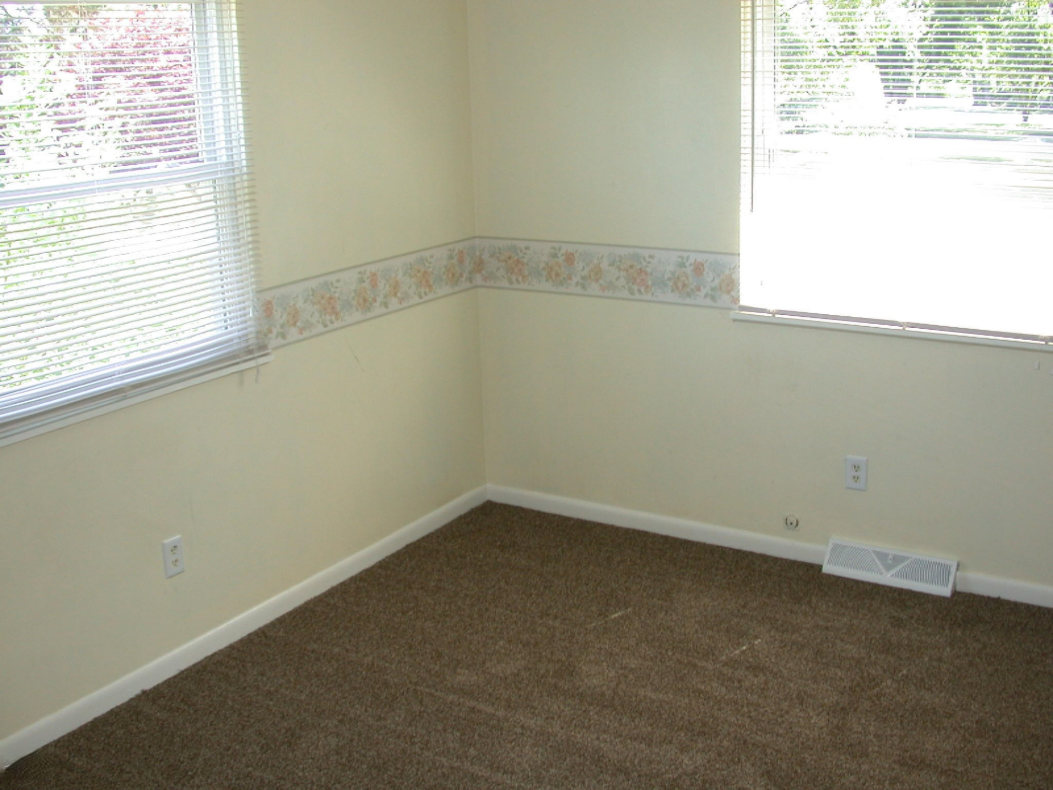 3112 Nichols Road Kalamazoo, MI 49004 - Photo 8 of 15 bedroom