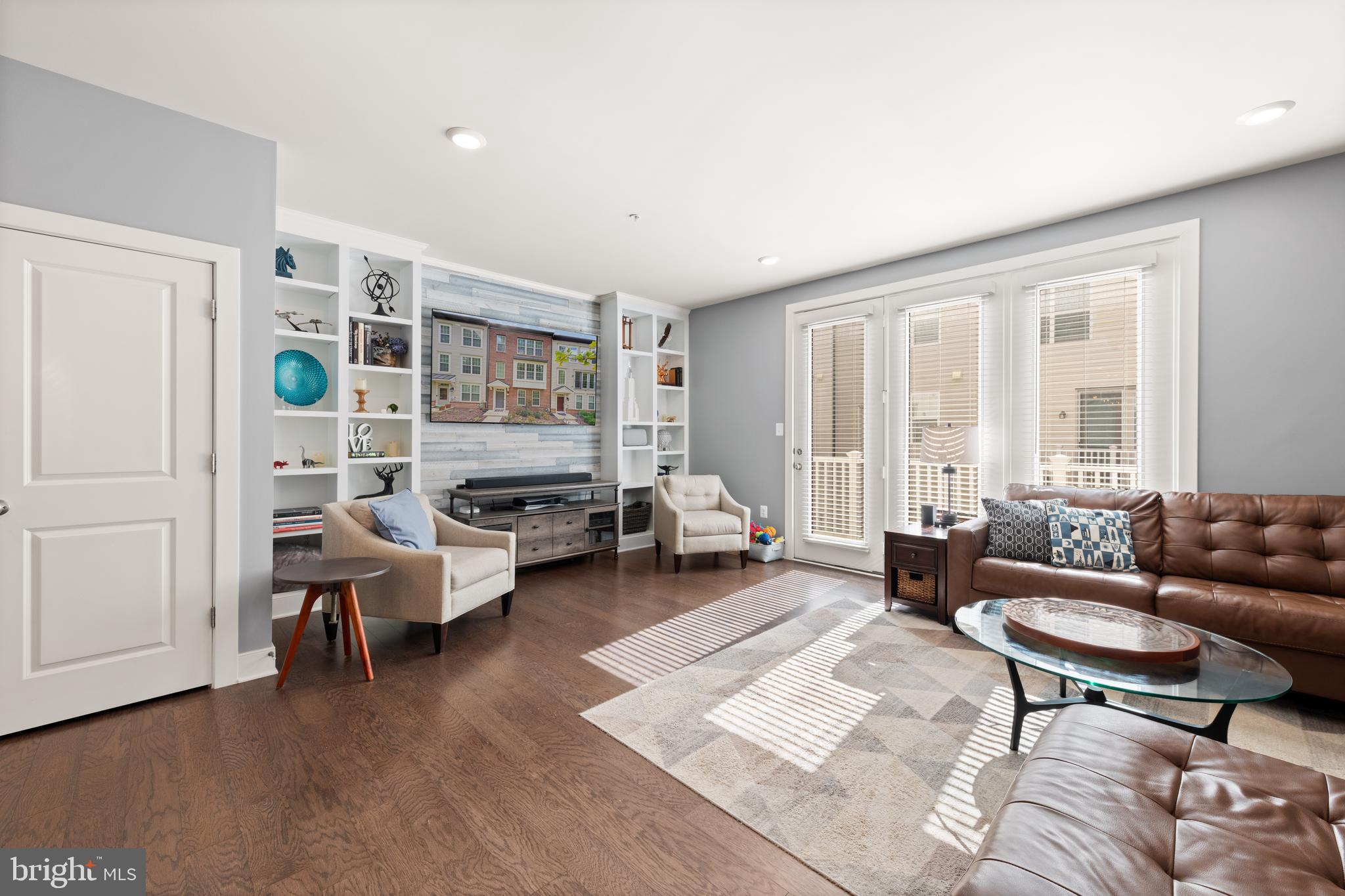 135 Klee Alley Silver Spring, MD 20906 - Photo 19 of 37 a living room with furniture and a window