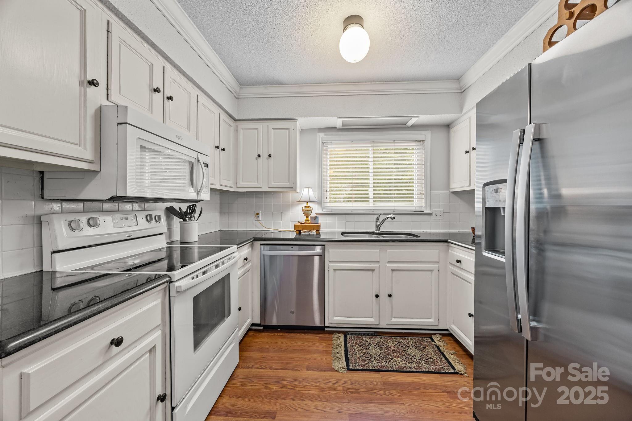 8131 Raintree Lane Charlotte, NC 28277 - Photo 4 of 26 Gallery Image 4