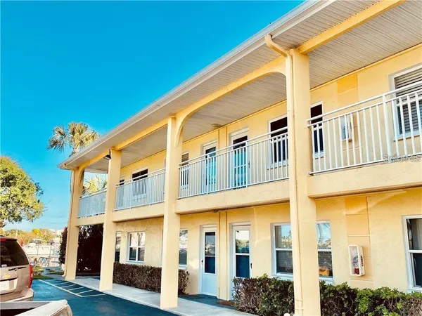 $1,995 | 9715 Harrell Avenue, Unit 139, Treasure Island, FL 33706