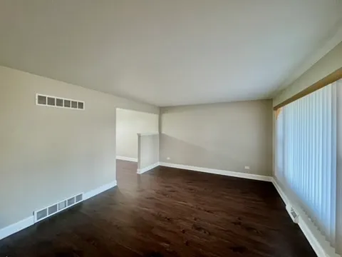 $240,000 | 16535 Elm Court, South Holland, IL 60473